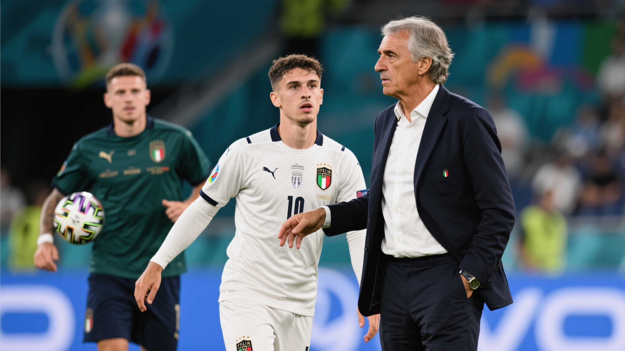 意大利国家队集结备战世预赛，多纳鲁马再度担纲重任